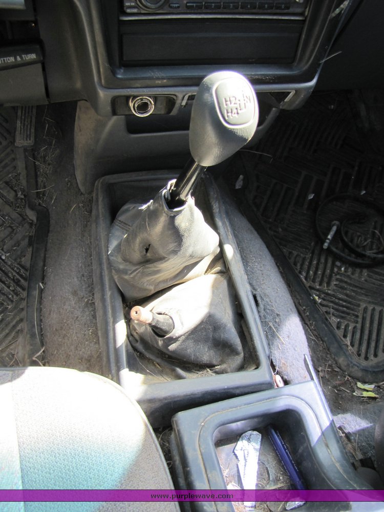 image for item 3283 1996 Toyota Tacoma pickup