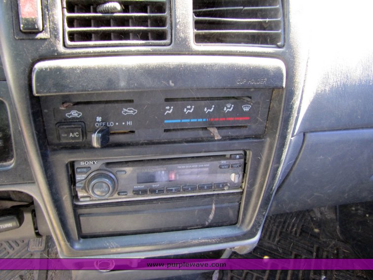 image for item 3283 1996 Toyota Tacoma pickup