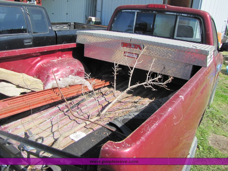 image for item 3283 1996 Toyota Tacoma pickup