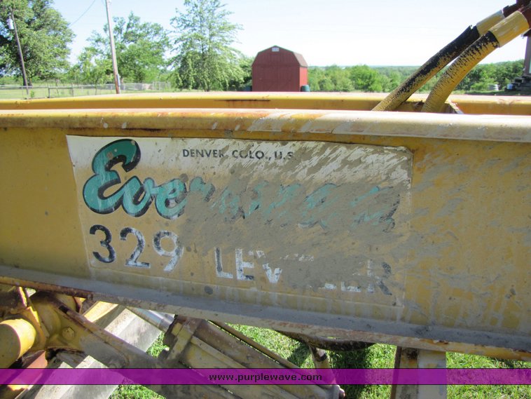 image for item 3284 Eversman 329 leveler