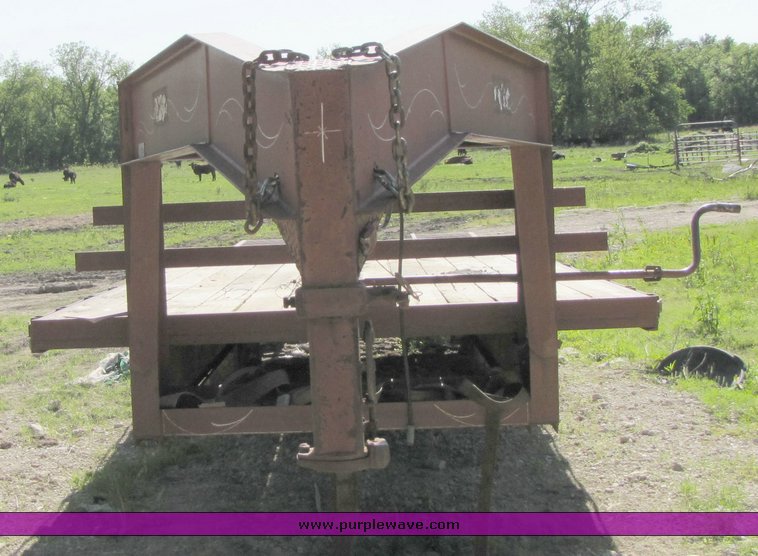 image for item 3285 2001 Starlite gooseneck flat bed trailer