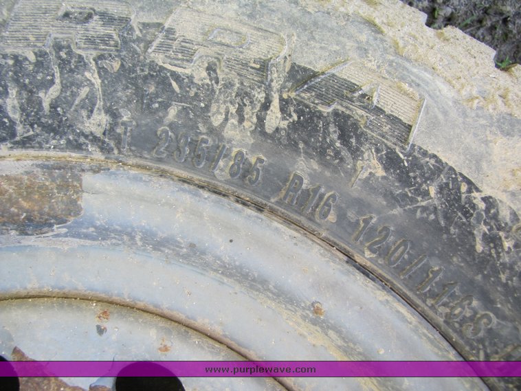 image for item 3285 2001 Starlite gooseneck flat bed trailer