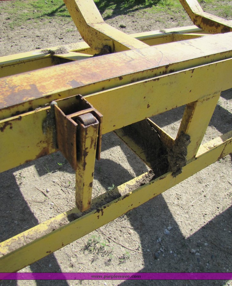 image for item 3286 HayVan inline hay trailer