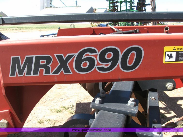 image for item 6312 Case MRX 690 seven-shank disc ripper