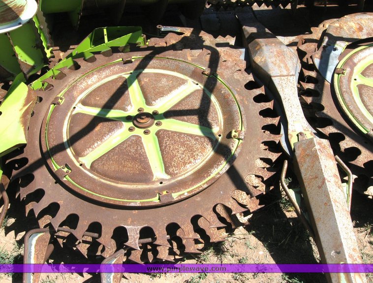 image for item 6316 Claas RU-600 eight-row forage head