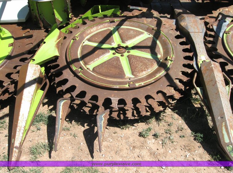 image for item 6316 Claas RU-600 eight-row forage head