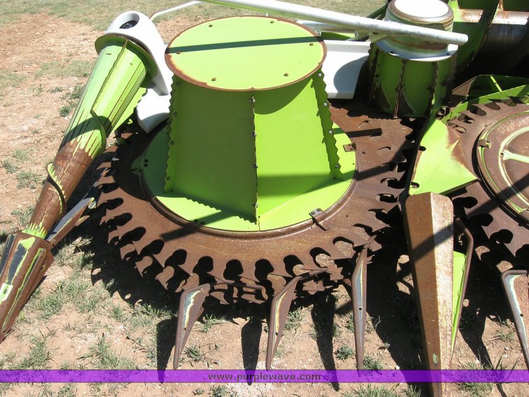 image for item 6316 Claas RU-600 eight-row forage head