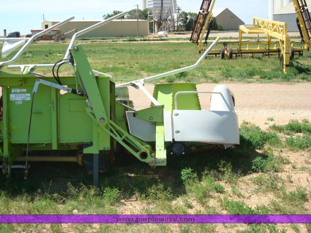 image for item 6316 Claas RU-600 eight-row forage head