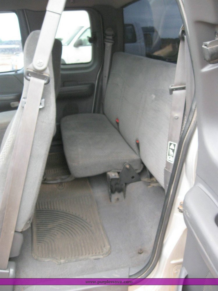 image for item 6318 2000 Ford F150 pickup truck