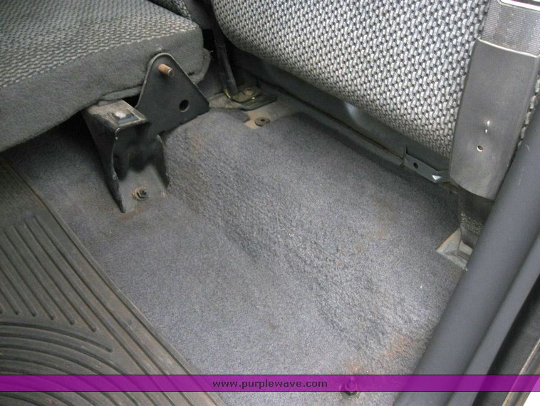 image for item 6318 2000 Ford F150 pickup truck