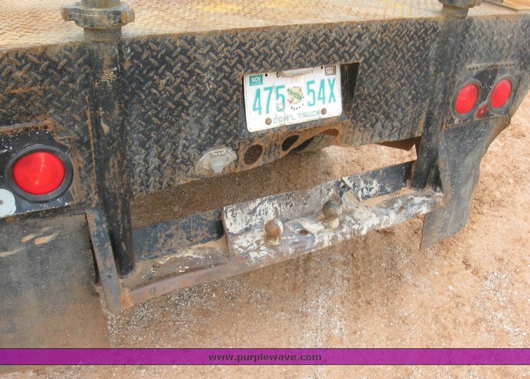 image for item 6319 2006 Chevrolet C2500HD Silverado pickup truck