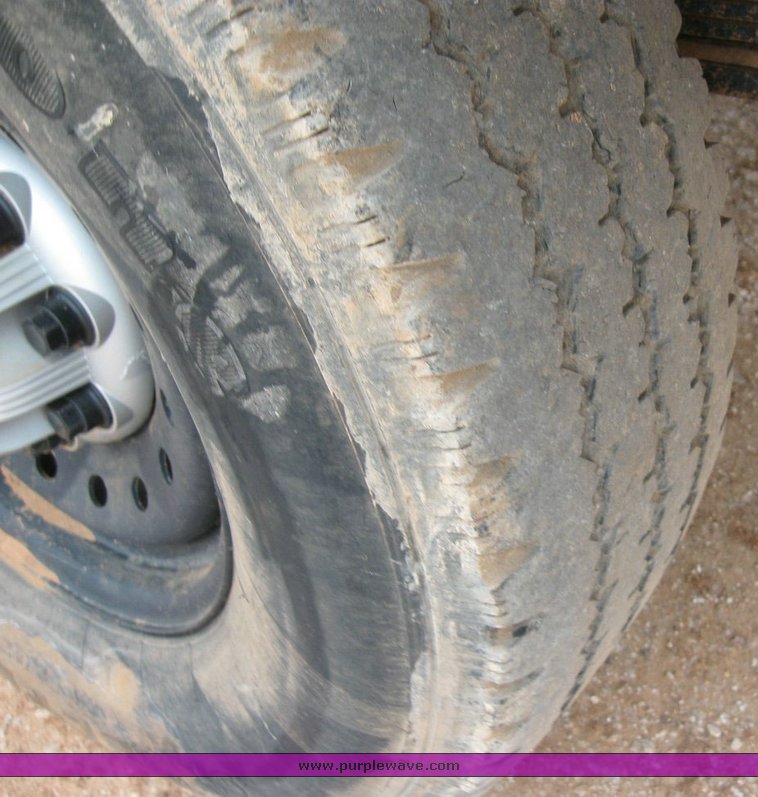 image for item 6319 2006 Chevrolet C2500HD Silverado pickup truck