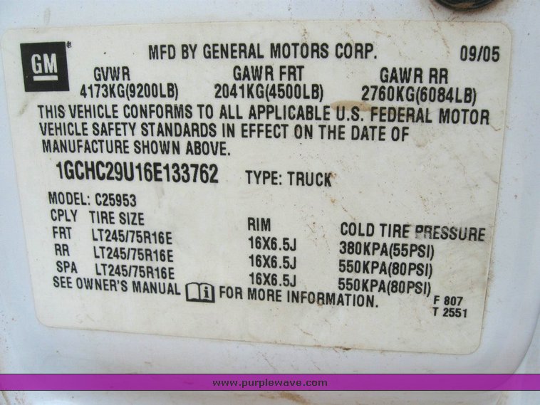 image for item 6319 2006 Chevrolet C2500HD Silverado pickup truck