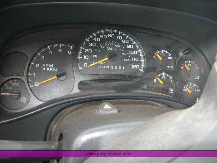 image for item 6320 2006 Chevrolet C2500HD Silverado pickup truck