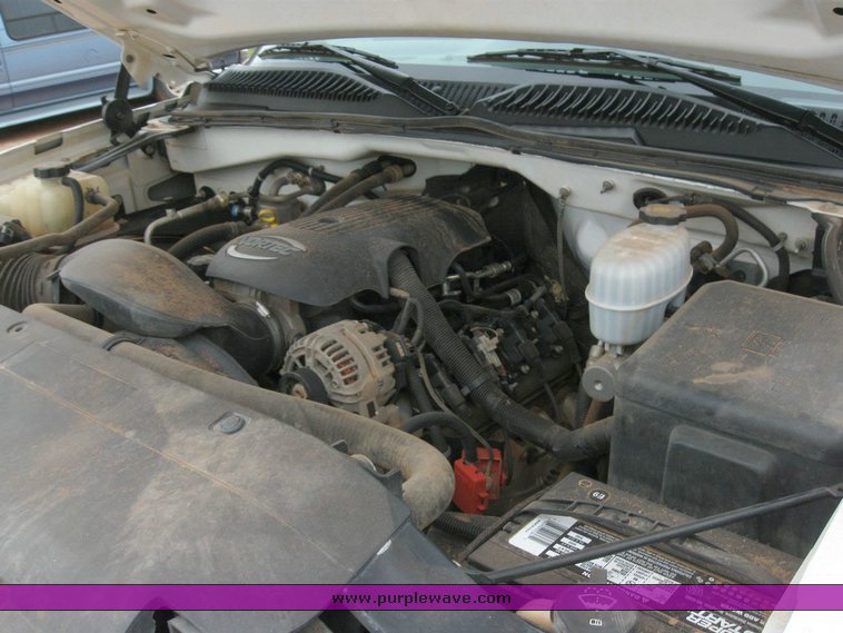 image for item 6320 2006 Chevrolet C2500HD Silverado pickup truck