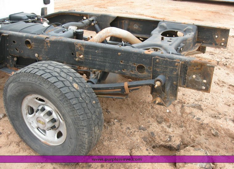 image for item 6320 2006 Chevrolet C2500HD Silverado pickup truck