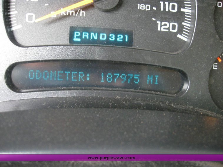 image for item 6321 2005 Chevrolet C2500HD Silverado pickup truck