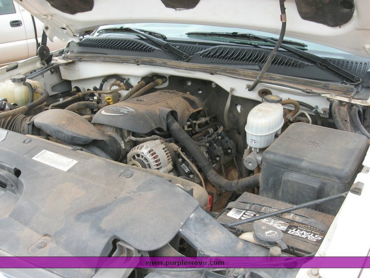 image for item 6321 2005 Chevrolet C2500HD Silverado pickup truck