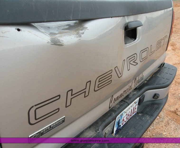 image for item 6322 2004 Chevrolet K2500HD Silverado pickup truck