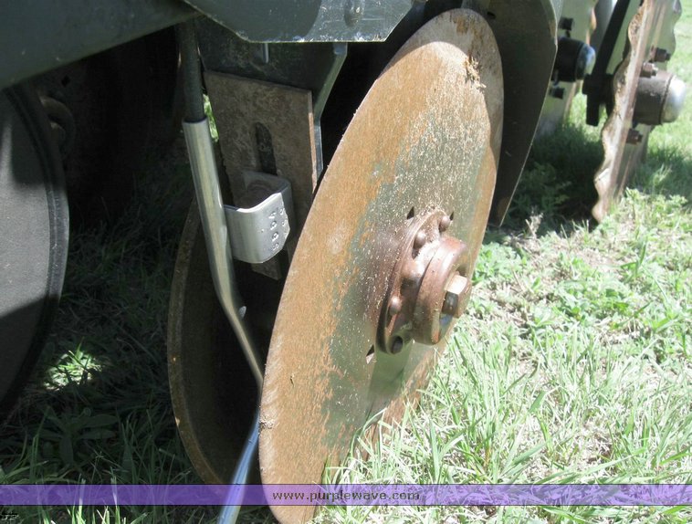 image for item 6510 1997 Great Plains 3010NT 30' no-till drill