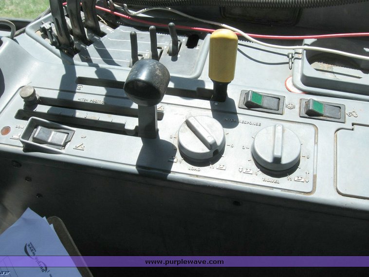 image for item 6511 1991 Case IH 7140 MFWD tractor with autosteer