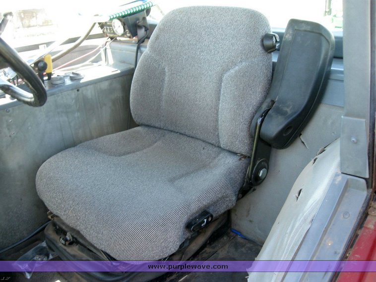 image for item 6511 1991 Case IH 7140 MFWD tractor with autosteer