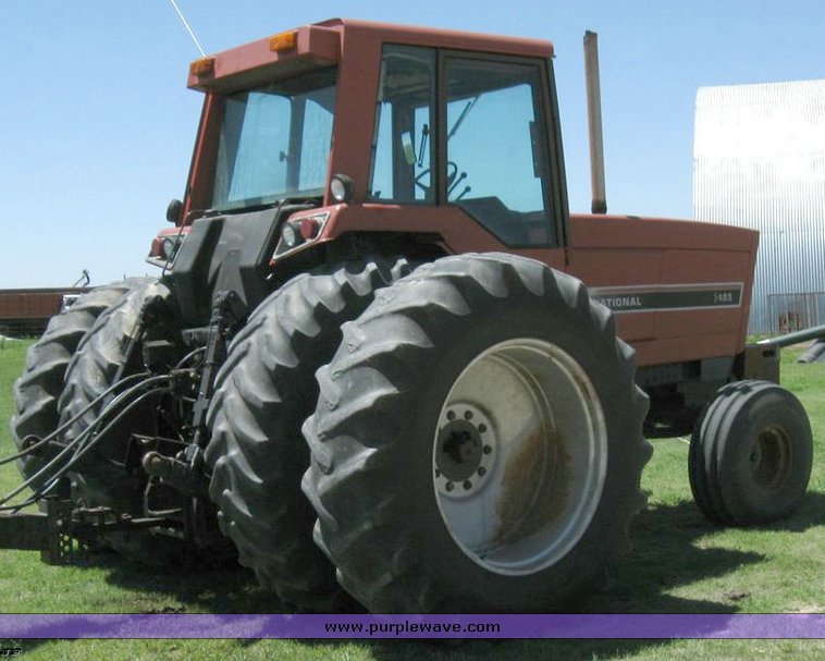 image for item 6520 1983 International 5488 tractor