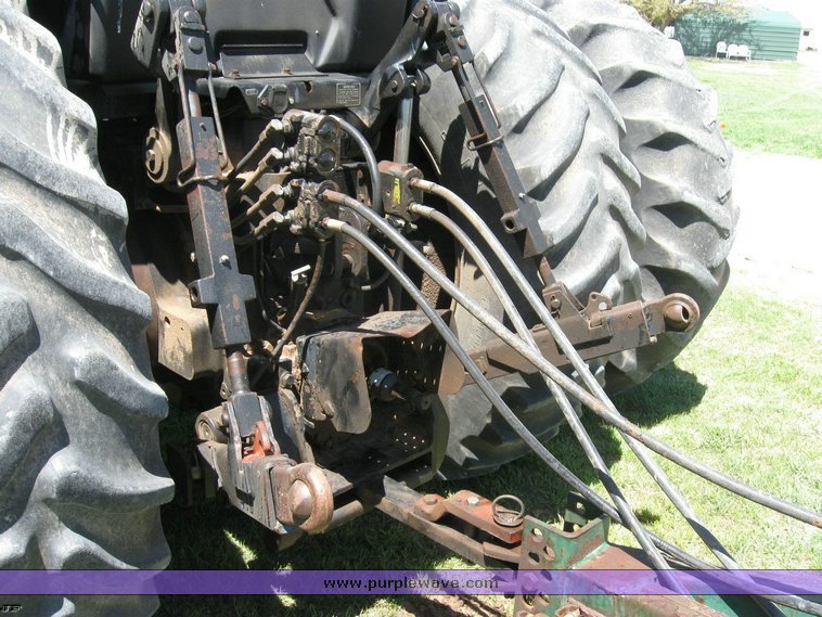 image for item 6520 1983 International 5488 tractor