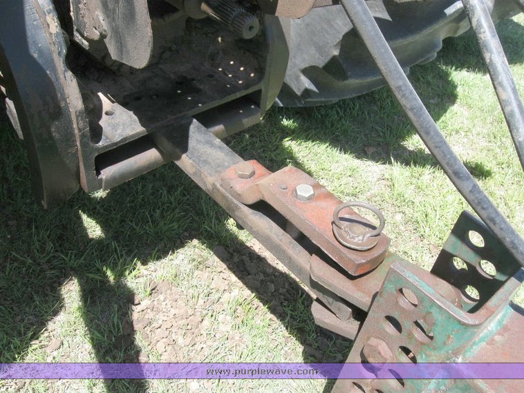 image for item 6520 1983 International 5488 tractor