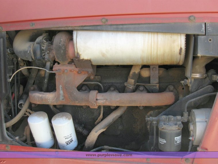 image for item 6520 1983 International 5488 tractor