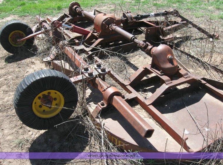 image for item 6528 Bushhog 160 shredder mower