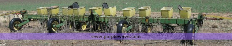 image for item 6534 John Deere 7100 ten row planter