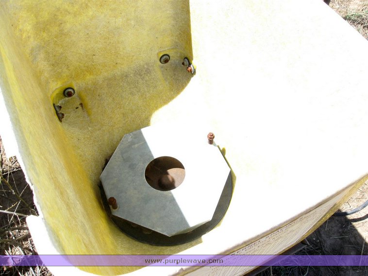 image for item 6534 John Deere 7100 ten row planter