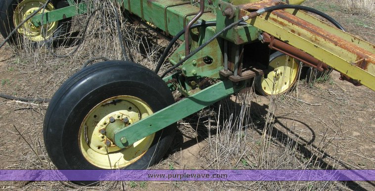 image for item 6534 John Deere 7100 ten row planter