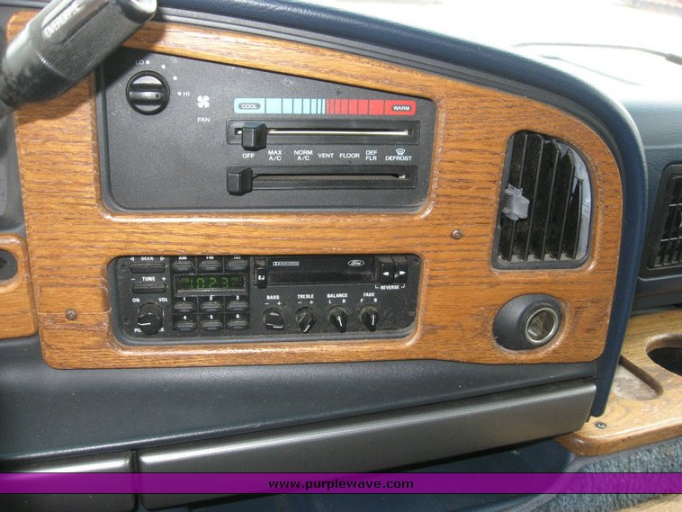 image for item 6631 1992 Ford Econoline E150