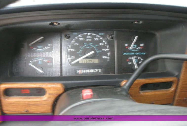 image for item 6631 1992 Ford Econoline E150