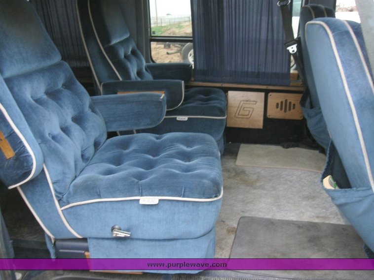 image for item 6631 1992 Ford Econoline E150