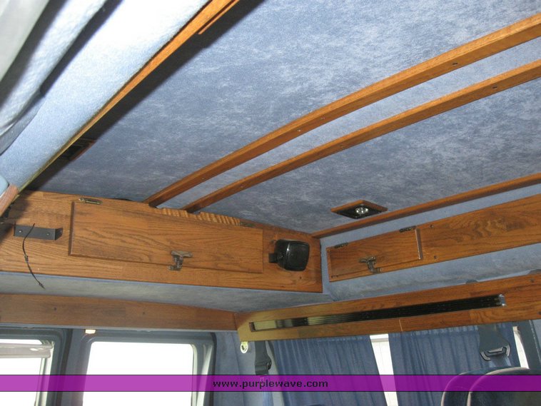 image for item 6631 1992 Ford Econoline E150