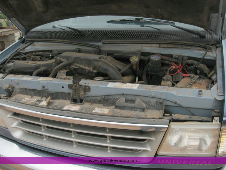 image for item 6631 1992 Ford Econoline E150