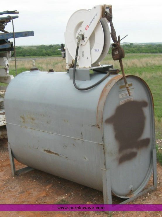 image for item 6633 Bulk oil tank dispenser