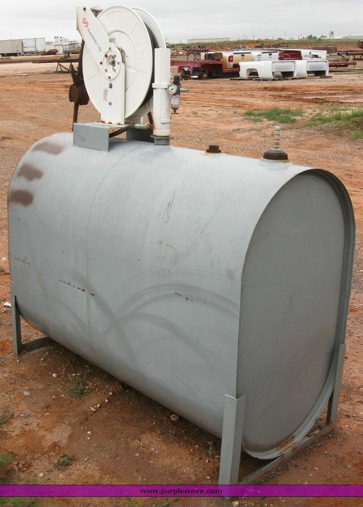 image for item 6633 Bulk oil tank dispenser