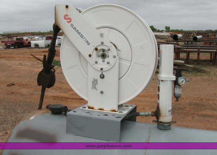 image for item 6633 Bulk oil tank dispenser