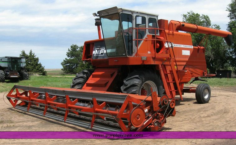 image for item 6772 1980 Massey-Ferguson 760 combine with 24' header