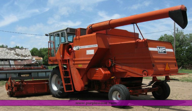 image for item 6772 1980 Massey-Ferguson 760 combine with 24' header