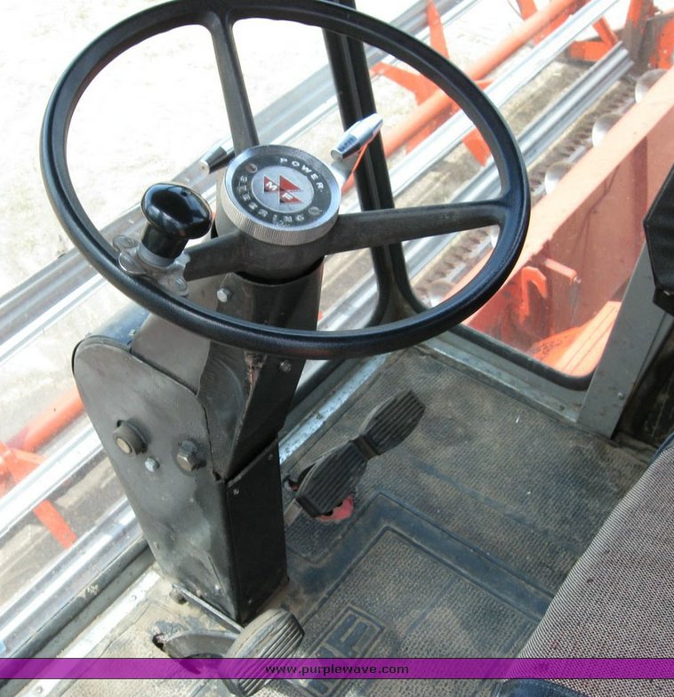 image for item 6772 1980 Massey-Ferguson 760 combine with 24' header