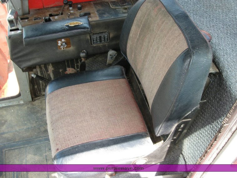 image for item 6772 1980 Massey-Ferguson 760 combine with 24' header