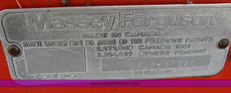 image for item 6772 1980 Massey-Ferguson 760 combine with 24' header
