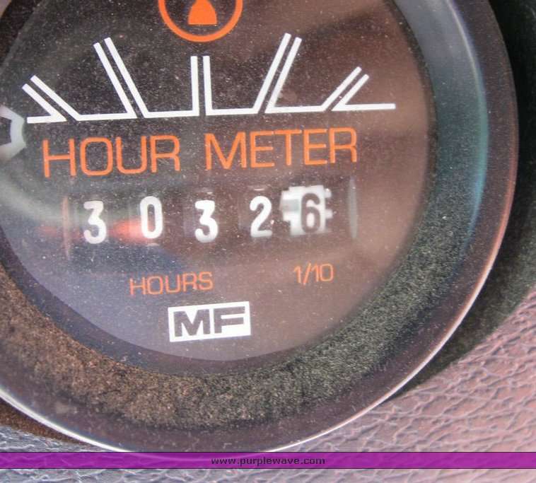 image for item 6772 1980 Massey-Ferguson 760 combine with 24' header