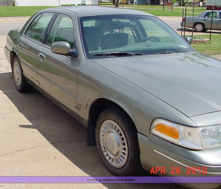 image for item 1000 2000 Ford Crown Victorial Police Interceptor Model 71