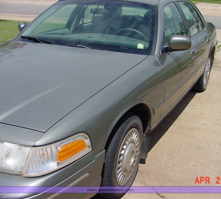 image for item 1000 2000 Ford Crown Victorial Police Interceptor Model 71